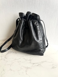 絕版中古包 Loewe黑色納帕皮革抽繩包 側背包 斜背包 單肩包 二手