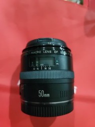 Canon EF 50mm F2.5 Macro