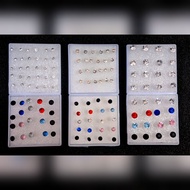 Plastic stud earrings, gems/price (per box)