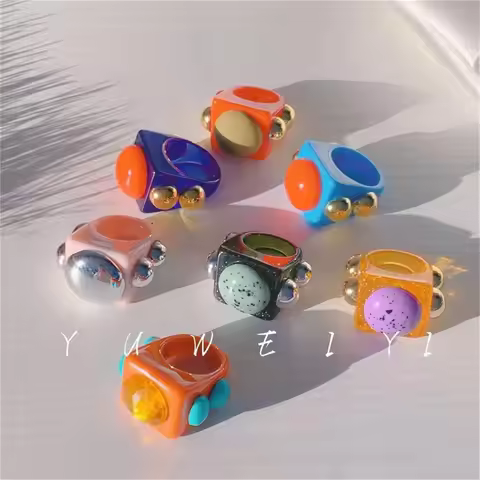 Exaggerated Resin Fun Ring for Woman Acrylic Are Red and Green Square Resin Color Ring Punk Jewelry 