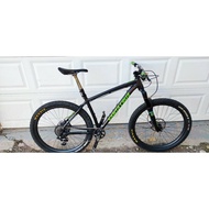 SANTA CRUZ BLUR 20 IN. FULL SUSPENSION MOUNTAIN BIKE FOX {TREK SPECIALIZED YETI}