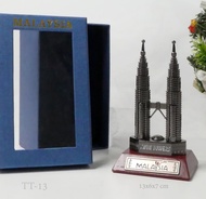Miniatur Pajangan Petronas Twin Tower Malaysia