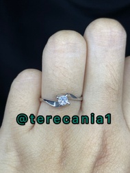 Cincin berlian eropa solitaire Emas : 70% Berat emas : 1.25gram Berlia