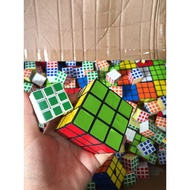 Set of 2 Rubik's cubes (1 large size 5x5x5cm and 1 mini Rubik's cube size 2.8x2.8x2.8cm) rubik cube