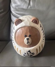 SURDU x LINE FRIENDS Brown 達摩招財貓愛公平公仔擺設 福部屋