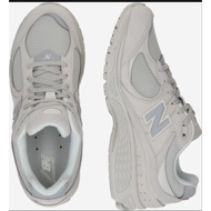 new balance Sneakers '2002r' in Grey, Light Grey ORIGINAL for letgo