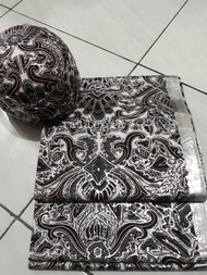 Jarik Prada Tebal motif Pisang Bali + Blangkon