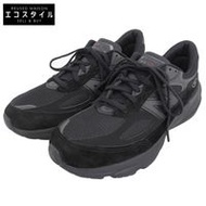 Like new New Balance Triple Black V6 low-top sneakers, men's, size 8.5cm (US), U990BB6.