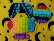 Pop it 減壓 益智 玩具 (The Push Pop Fidget Toy and Stress Reliever)