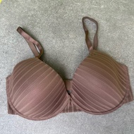 Plus size bra 36D 38D 40C 40B. The shirt has underwire, thin and light foam. Genuine exported goods 