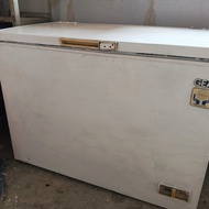 GEA CHEST FREEZER BOX 300L second bekas