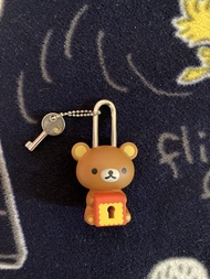 鬆弛熊扭蛋鎖