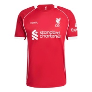 Liverpool FC | เสื้อเชียร์แบบแขนสั้นสีแดง ฤดูกาล 2025-2026