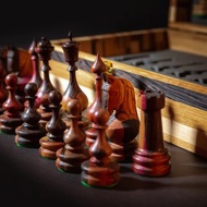 国际象棋。 棋盘。 端粮棋。 独家国际象棋套装。 木制国际象棋套