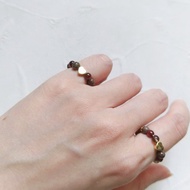 草莓巧克天然晶石尾戒(石榴石.雪花黑曜石)