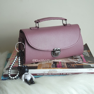 KHALIFAH TAS WANITA MINISO FREE GANTUNGAN BONEKA / TAS SELEMPANG WANITA TERBARU KEKINIAN / TAS WANIT