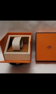 (1) HERMÈS watch box [Brand New]  (2) HERMÈS Suede Leather case [Brand New]   (3) HERMÈS box 【Brand New]   (1) HERMES 全新錶盒      (2) HERMES 全新猄皮錶套       (3) HERMES 全新袋盒