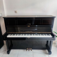 Piano Yamaha U1