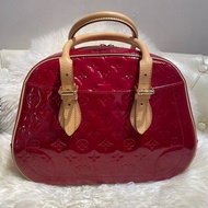 Lv 紅色漆皮保齡球袋