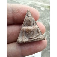 พระนางพญา พิมพ์สังฆาฏิ รุ่นครบรอบ 48 พรรษาสมเด็จพระเทพ  มวลสารเก่า ปลุกเสกพิธีใหญ่ วัดนางพญาพิษณุโลก