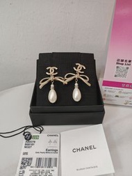 Chanel 22S 蝴蝶結水滴形珍珠耳環