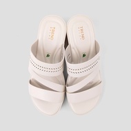 TREND รองเท้าหนัง PU/รองเท้าส้นเตารีด ส้น 6 CM. รุ่น LATINA สี BEIGE | รองเท้าลำลอง ผู้หญิง