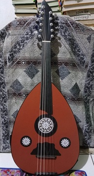 gitar gambus atau arab semi oud