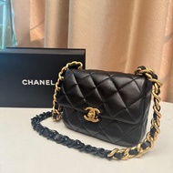 Chanel 18cm flap bag mini square