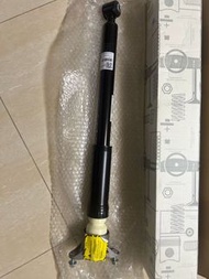 CLA 250 (W117) 尾避震