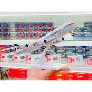 Cathay Pacific Boeing B747 30cm MB30056 Airplane Model