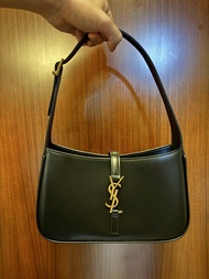 Saint Laurent Le 5 à 7 Hobo 手袋 YSL腋下包