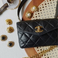 Chanel 黑色羊皮腰包