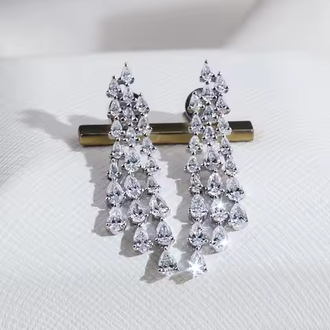 A pair of Pear shape Lab Grown Diamonds Earring PT950 Diamond Stud Earrings For Woman Girls In Stock