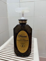 Moist Diane 香水貴油深層修護洗髮露