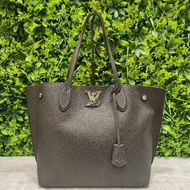 Louis Vuitton Lockme Go