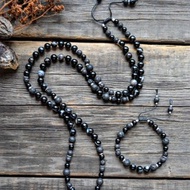 108 顆念珠（佛珠）與手鍊套組，配有銀製佛陀墜飾及「唵嘛呢叭咪吽」六字真言