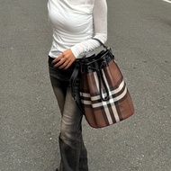 【超稀有💗】 Burberry 經典格紋 水桶包 （專櫃定價11.3萬）