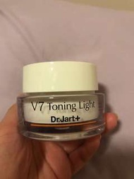 Dr jart v7 toning light