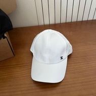 Chanel 白色棒球帽