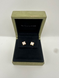 Van Cleef & Arpels 四葉草耳環