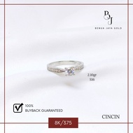 Cincin Solitaire Emas Putih 8K/375 V