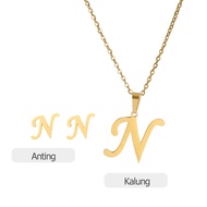 Kalung Titanium Alfabet UBS 925 Pluss Anting Huruf A-Z Gold Lapis Emas Anti Karat 24K Anti Karat Sel
