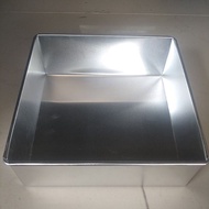 UK 22x22x9 square pan