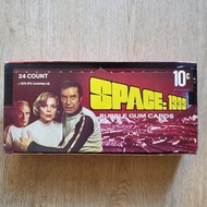 1976 年 Space 1999 電視劇彩色卡加貼，紙原整一盒，36包，Space 1999 _ 1976 TV Series Gum Card Full Box：24 pack