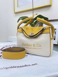 กระเป๋าทรงสี่เหลี่ยมรุ่น Benny’bag สีเหลือง มีสายสะพาย G&C