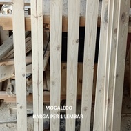DUTCH TEAK BOARD 110X7X1.5CM HAS BEEN SANDED SMOOTHLY