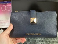 Michael Kors MK Karla Wallet 防刮 皮革 金扣 鉚釘 扣式 長夾