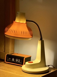 出售昭和時期 Sanyo 座枱燈一箋，100％正常，整體85%新，使用E27燈泡，款式經典，有意請pm我，謝謝