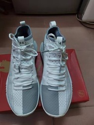 Under Armour Hovr Phantom SE Sneakers