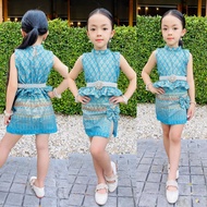 ชุดไทยเด็ก ชุดไทยเด็กผู้หญิง ชุดไทยเด็กสีฟ้า ชุดไทยประยุกต์ เสื้อแขนคอจีน+กระโปรงผ่าหน้าผ้าไทยพิมพ์ทองนู้นอย่างดี(ด้านหลังติดกระดุม)